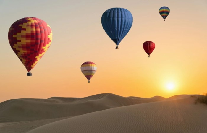 hot air balloon Dubai desert outdoor activity